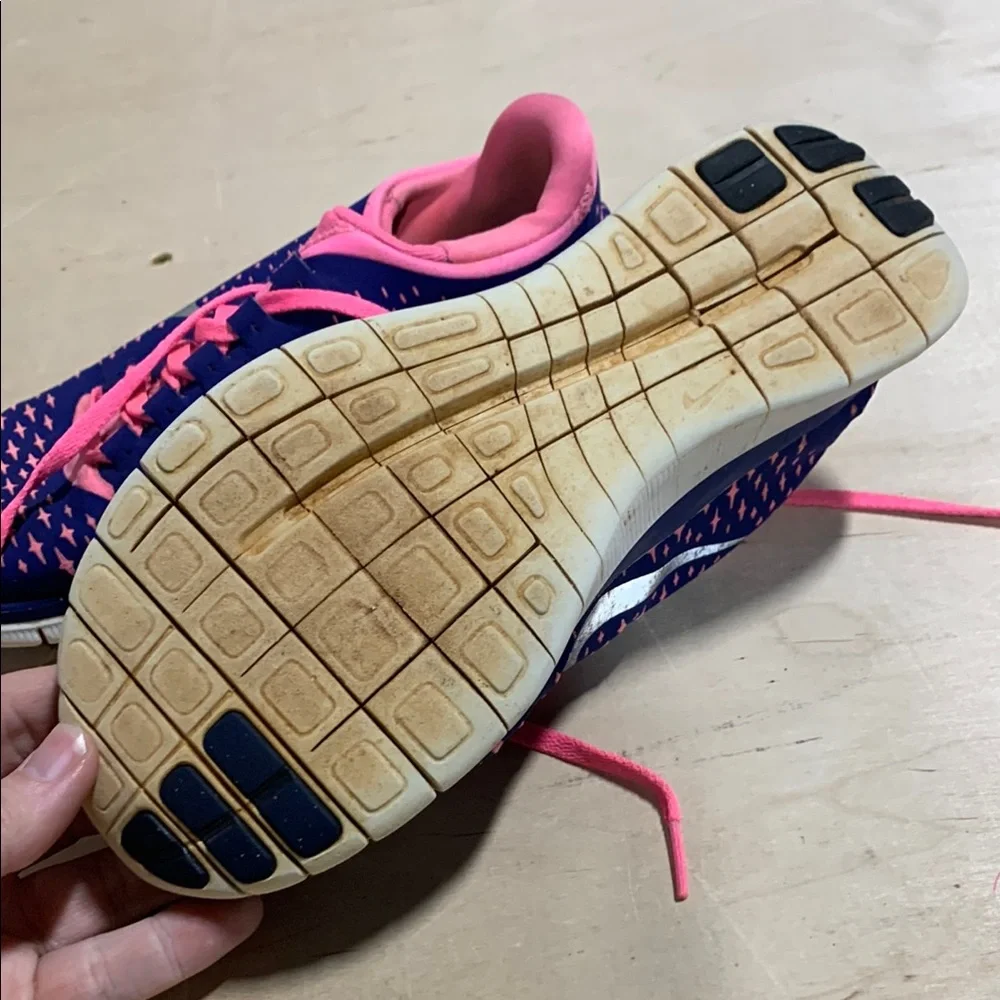 Nike Blue and Pink Athletic Shoes with Breathable Mesh‎ - size 8.5 - 3183
